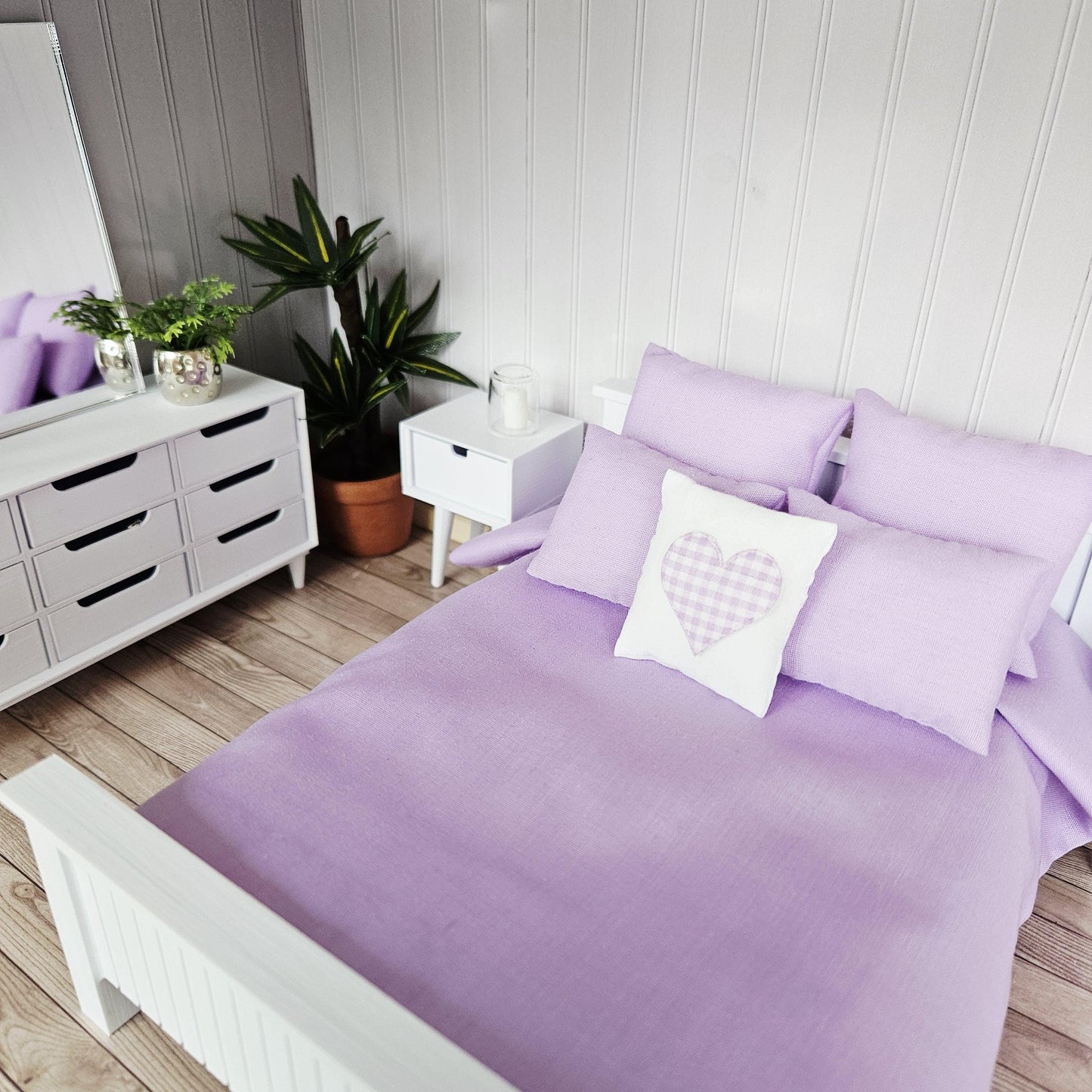 Dolls House Bedding Set: Lilac Miniature Double Bedding (12th Scale)