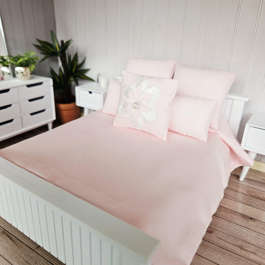Dolls House Bedding Set: Pale Pink Miniature Double Bedding (12th Scale)