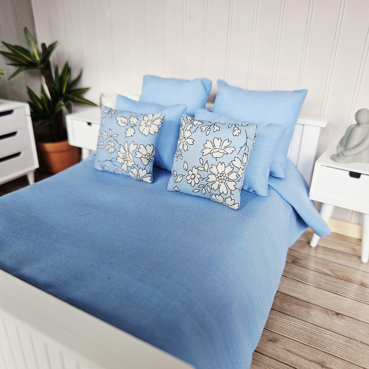 Dolls House Bedding Set: Cornflower Blue Miniature Double Bedding (12th Scale)
