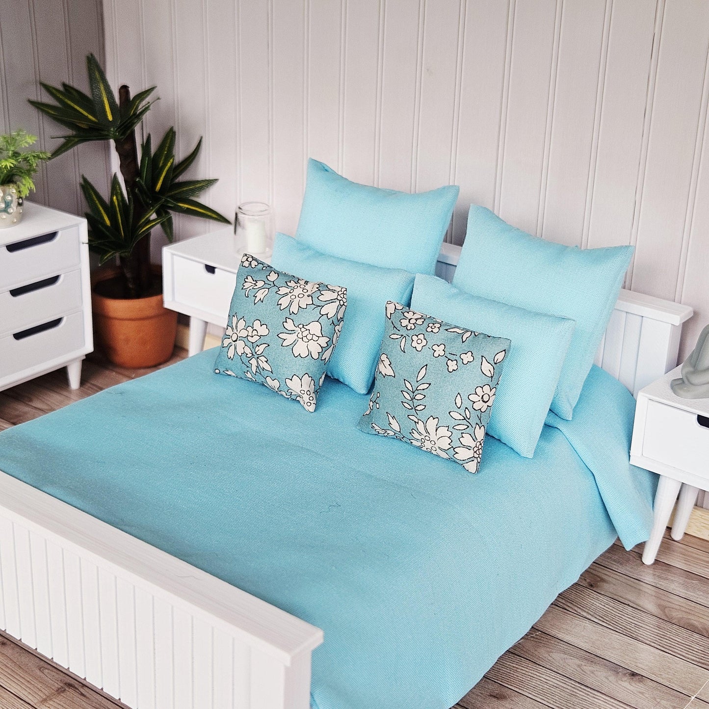 Dolls House Bedding Set: Blue Miniature Double Bedding (12th Scale)