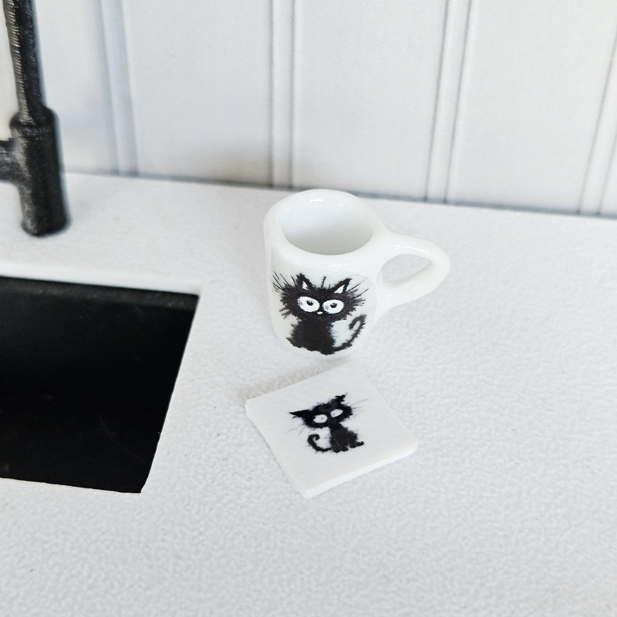 Dolls House Black Cat Mug & Coaster Set | Miniature Cup Set | Kitchen Accessory | 1:12 Scale