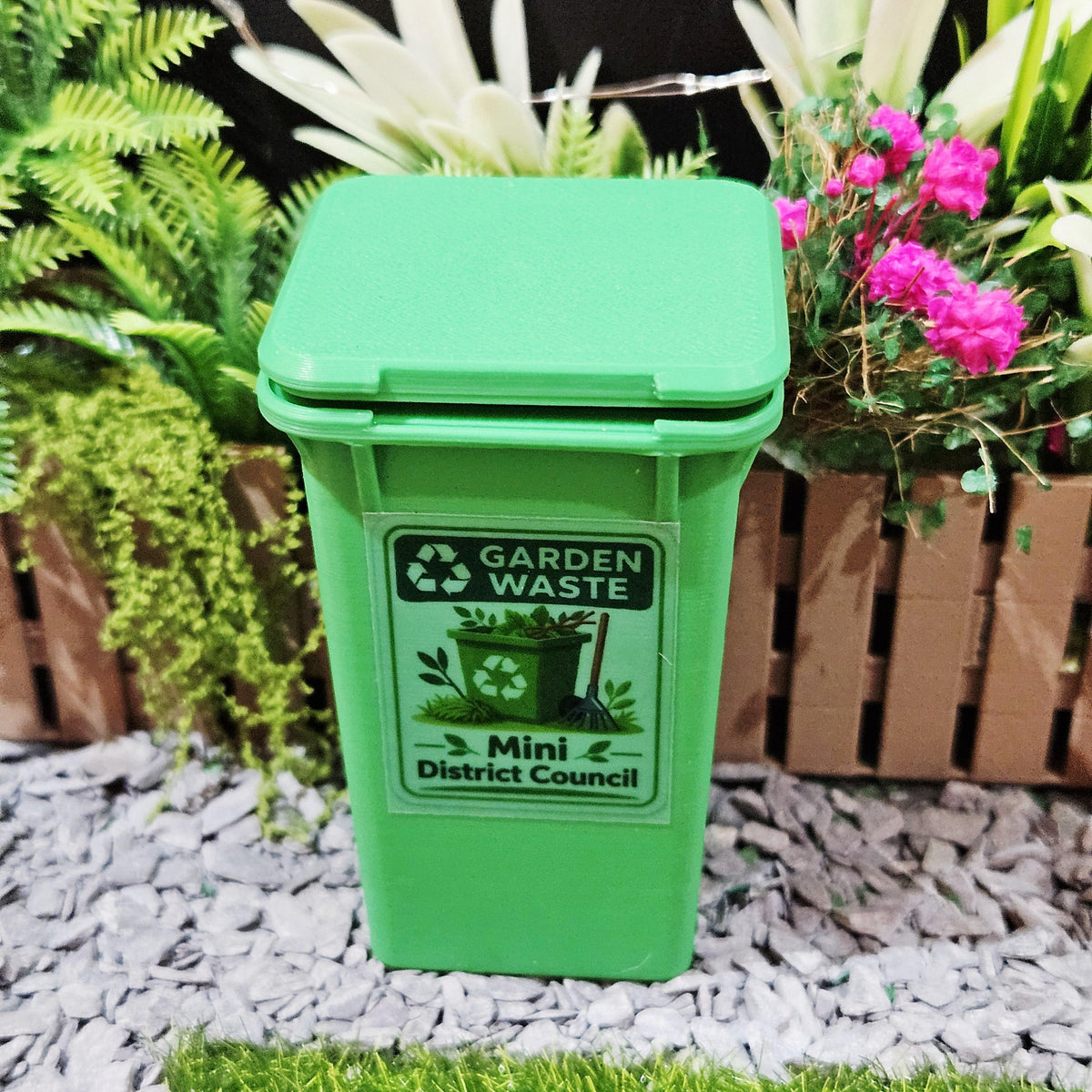 Dolls House Wheelie Bin | Garden Waste Bin with Lid | Outdoor Accessory | 1:12 Scale