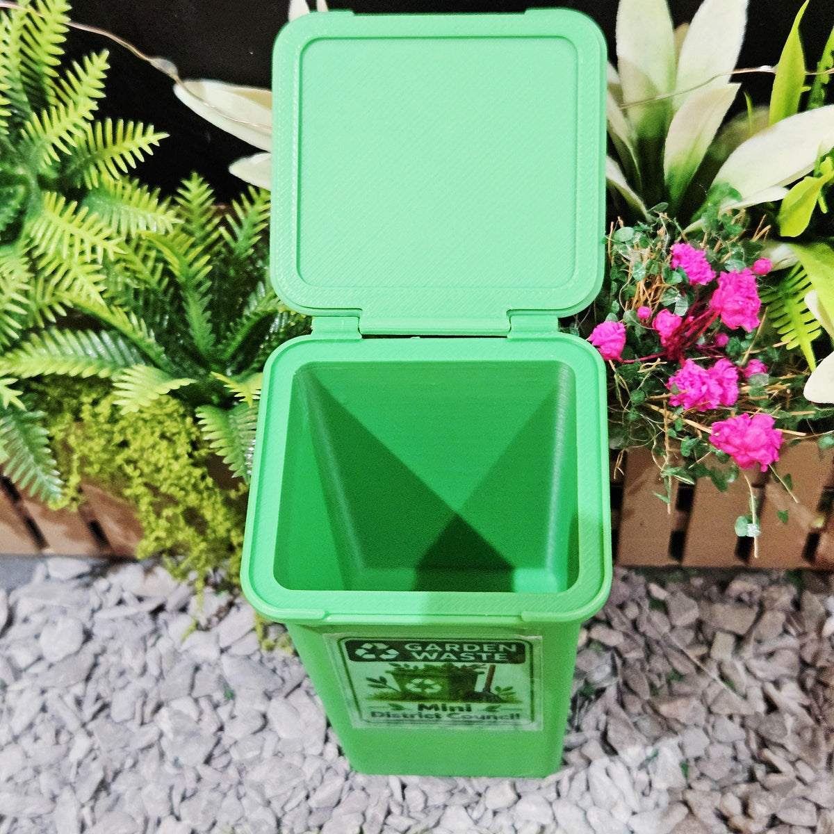 Dolls House Wheelie Bin | Garden Waste Bin with Lid | Outdoor Accessory | 1:12 Scale