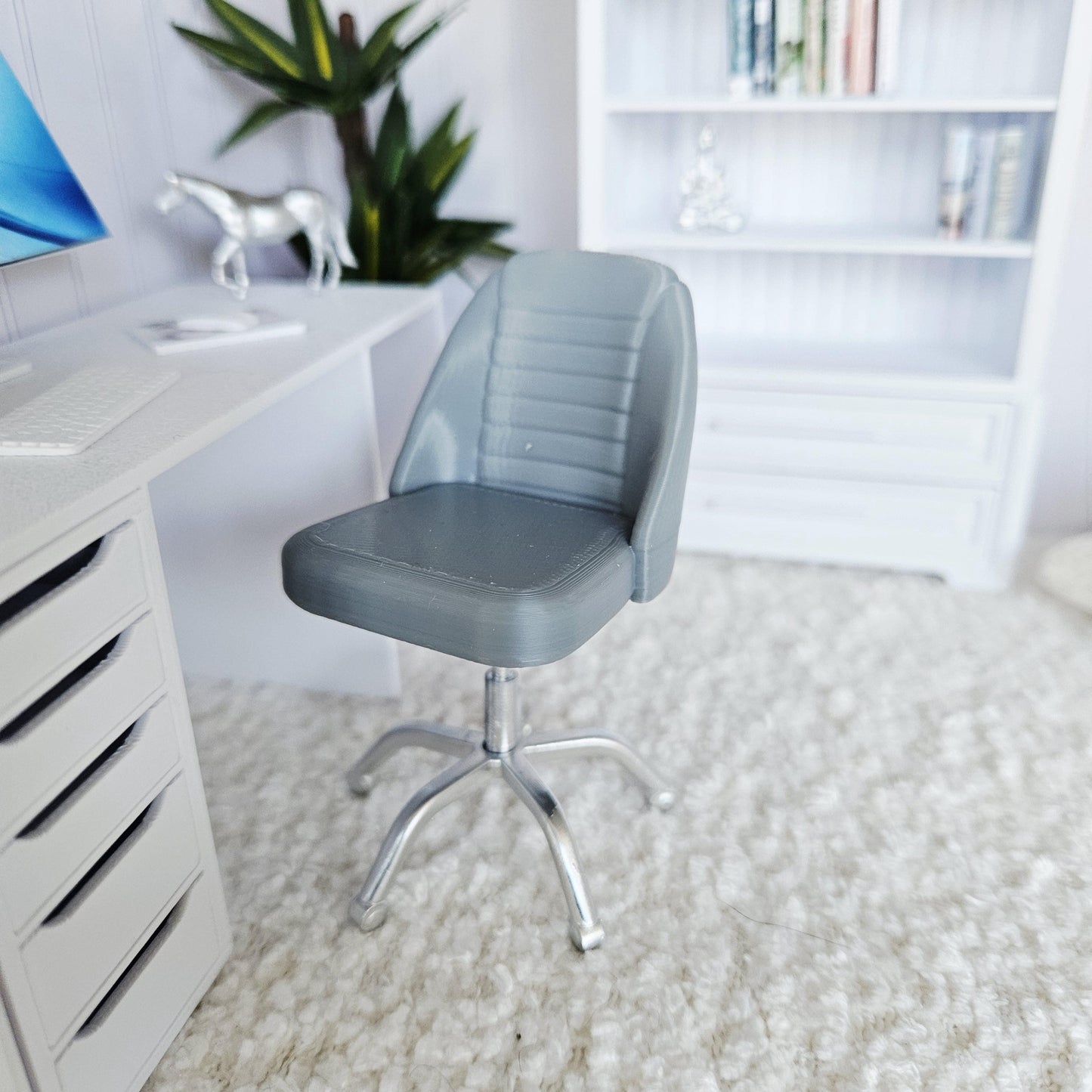 Dolls House Swivel Office Chair | Modern Desk Chair | 1:12 Scale Miniature Furniture