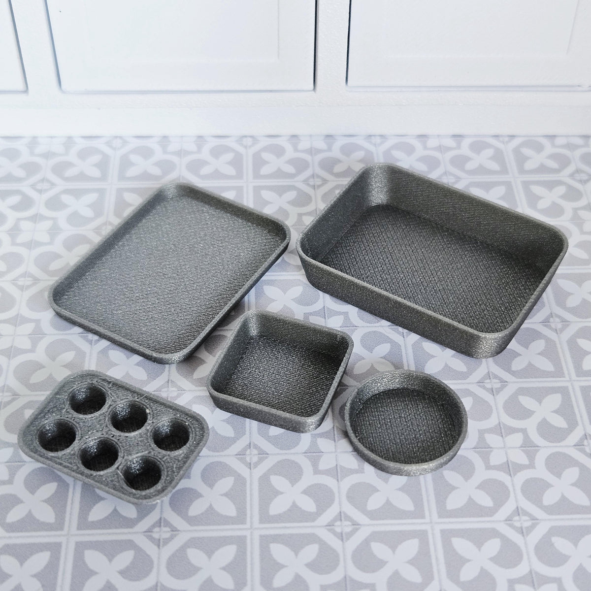 Dolls House Baking Set | 5 Piece Miniature Bakeware Set | 1:12 Scale Kitchen Accessories