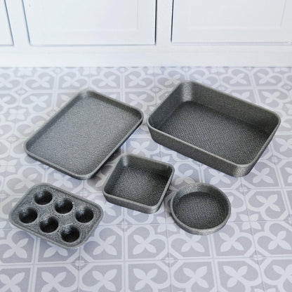 Bakeware Set – 5 Piece – alternate view 2 | 1:12 scale dolls house miniature