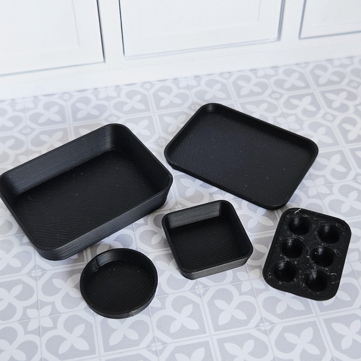 Dolls House Baking Set | 5 Piece Miniature Bakeware Set | 1:12 Scale Kitchen Accessories