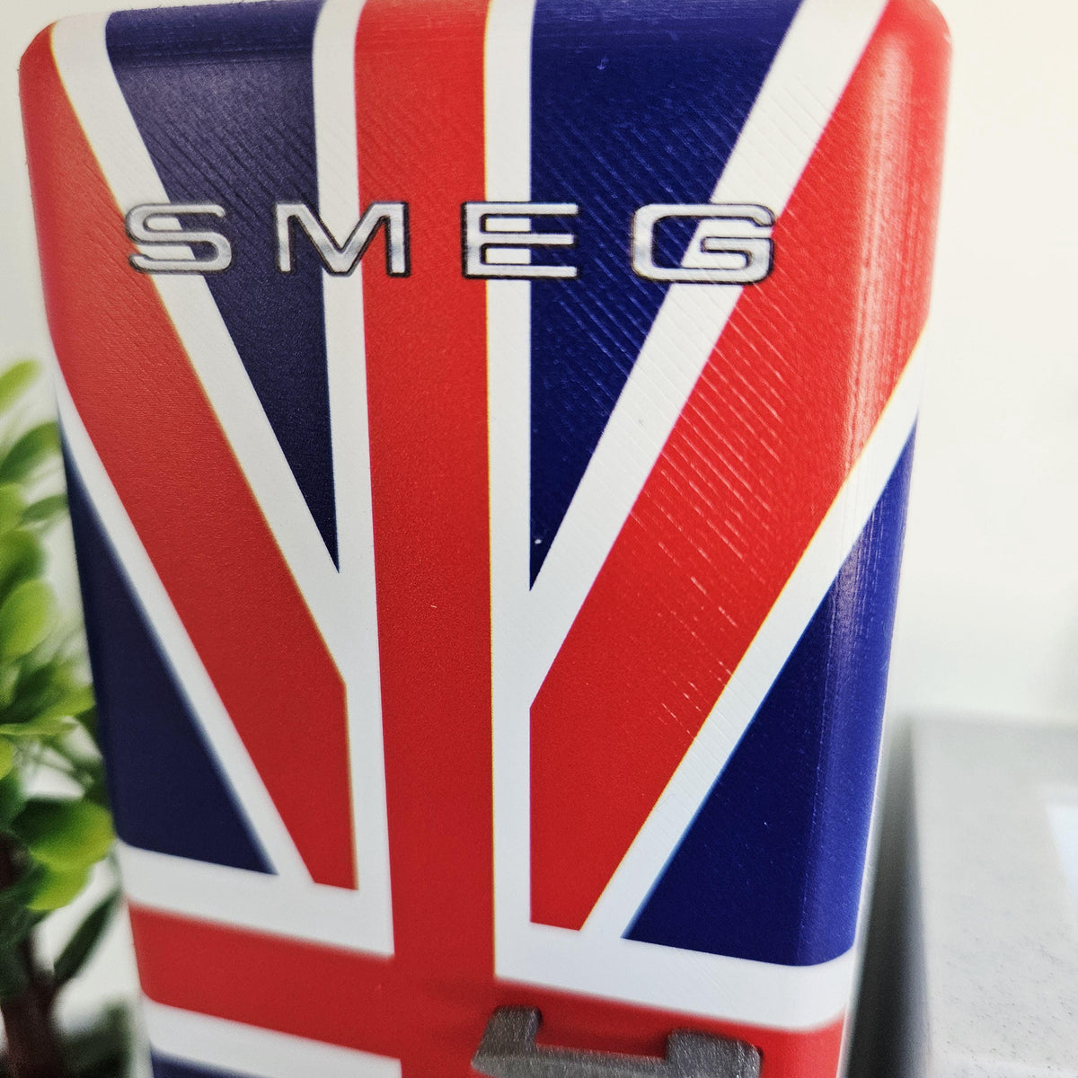 Union Jack SMEG-Style Fridge – alternate view 4 | 1:12 scale dolls house miniature