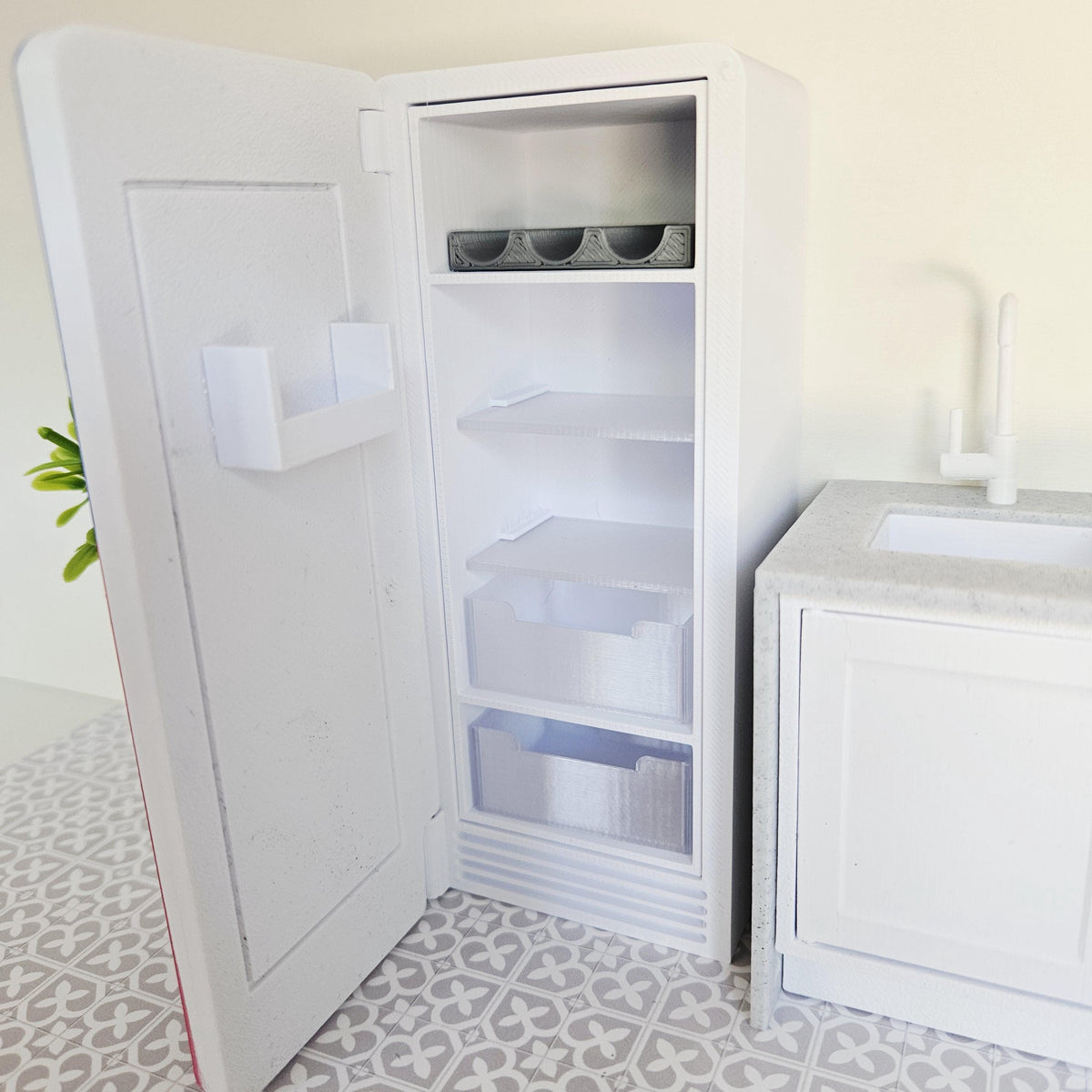 Union Jack SMEG-Style Fridge – alternate view 7 | 1:12 scale dolls house miniature