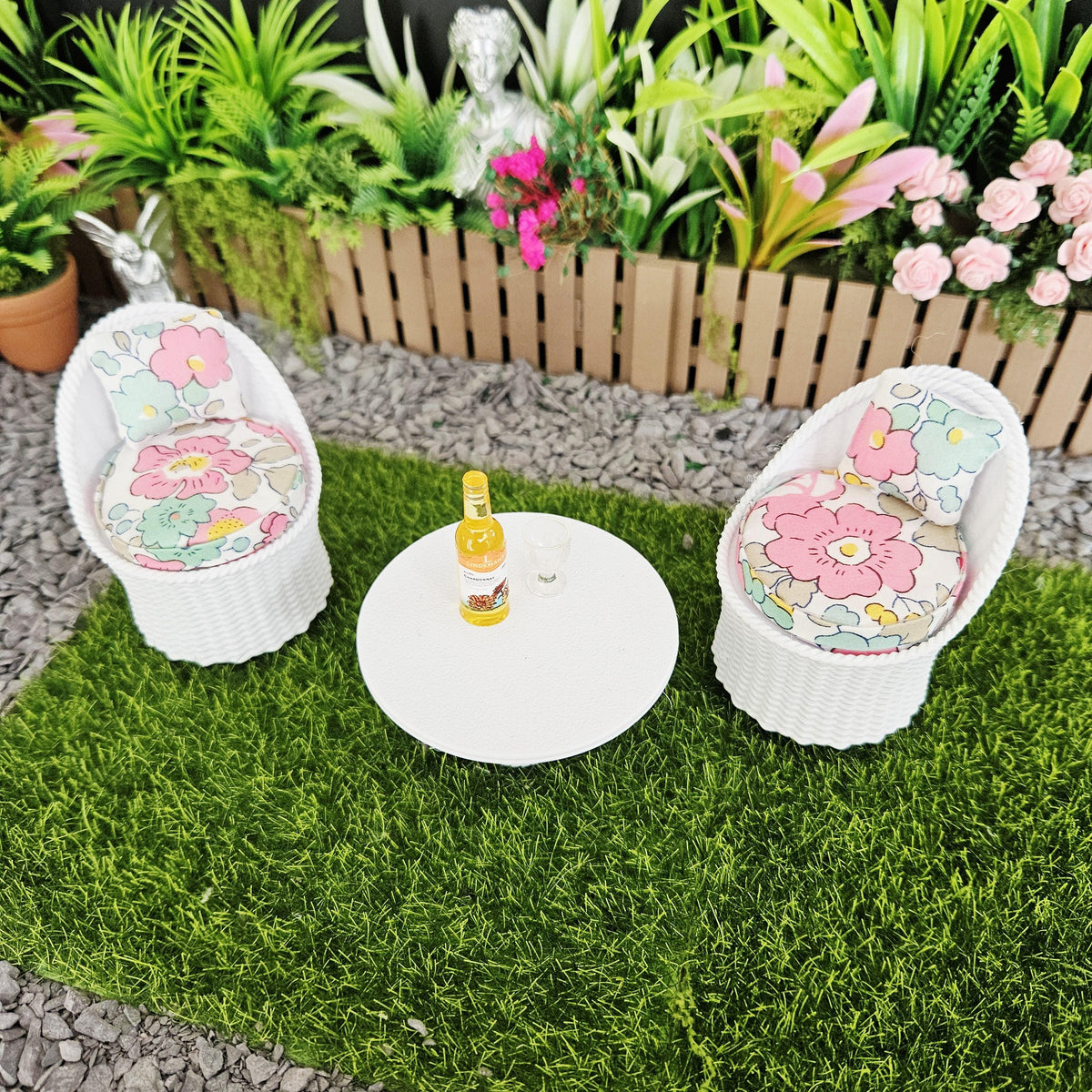 Dolls House Garden Chair Set, White, 12th scale, Miniature