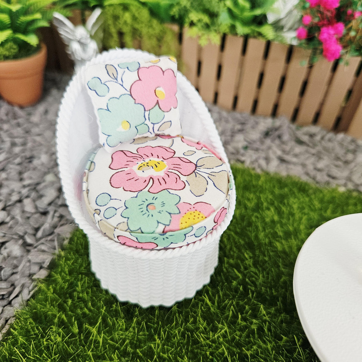 Dolls House Garden Chair Set, White, 12th scale, Miniature
