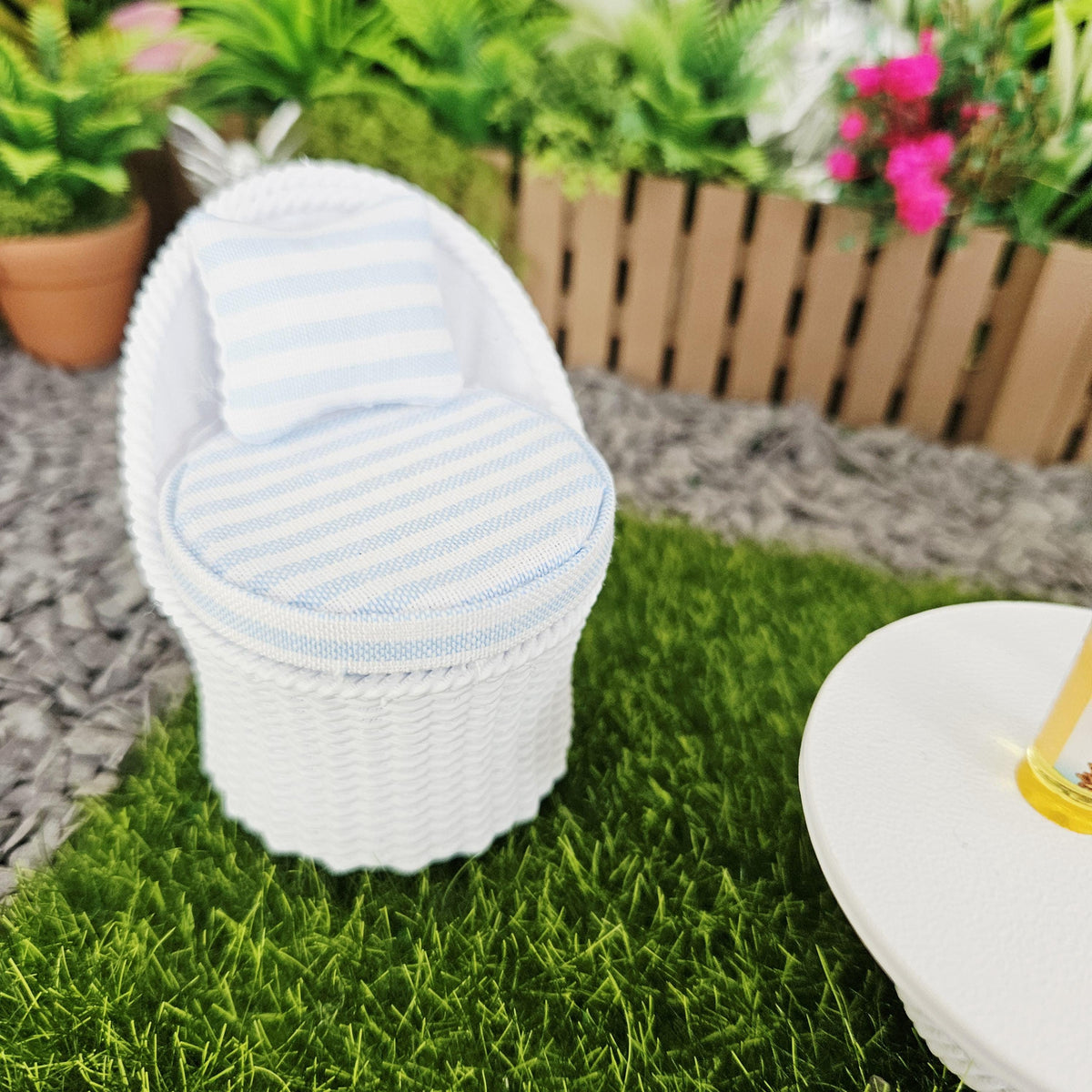 Dolls House Garden Chair Set, White, 12th scale, Miniature