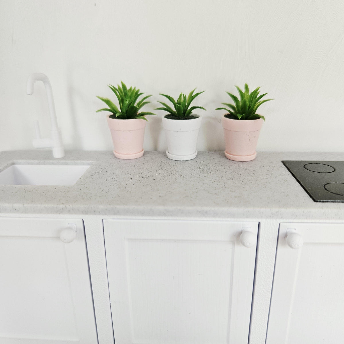 Plant Pots Set | 3 Miniature Pots with Saucers | Choice of Colours | 1:12 Scale