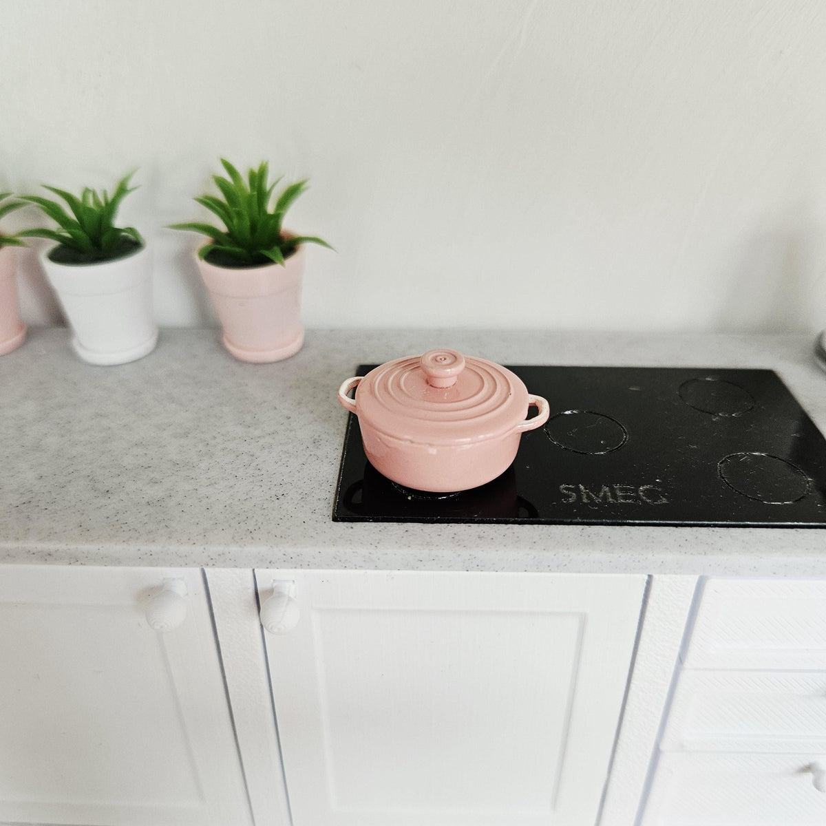 Enamel Casserole Dish with Lid | Choice of Colours | Miniature Cookware | 1:12 Scale