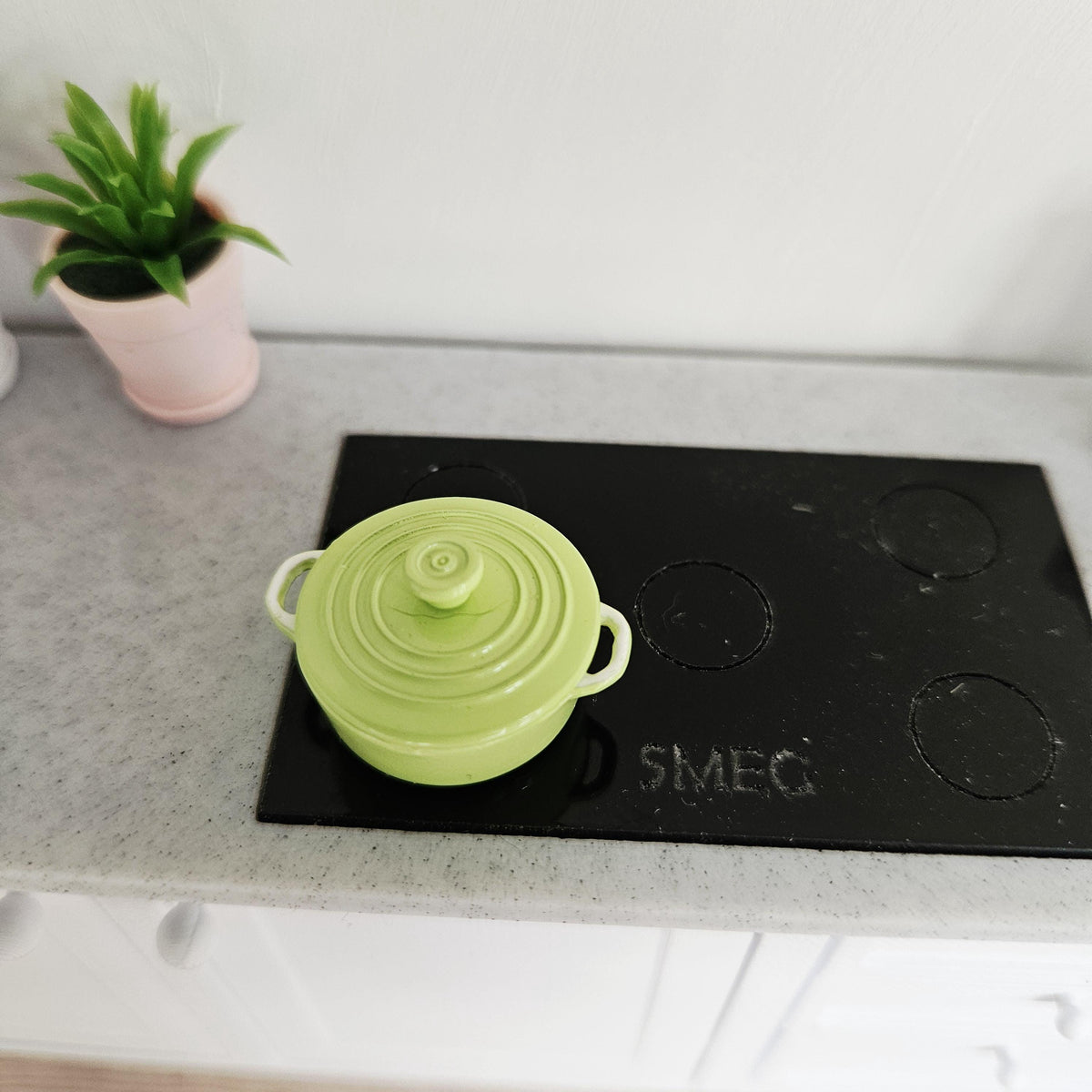 Enamel Casserole Dish with Lid | Choice of Colours | Miniature Cookware | 1:12 Scale