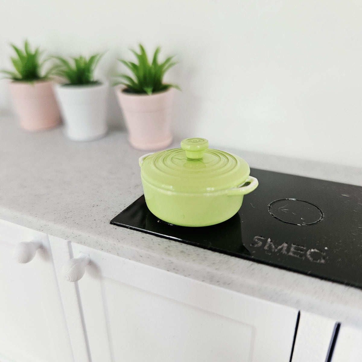 Enamel Casserole Dish with Lid | Choice of Colours | Miniature Cookware | 1:12 Scale