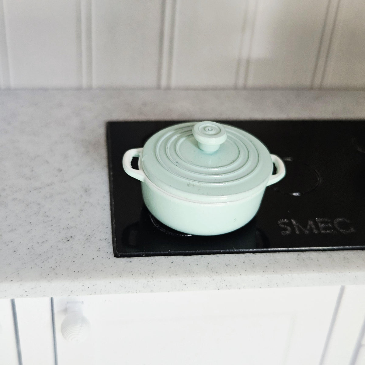 Enamel Casserole Dish with Lid | Choice of Colours | Miniature Cookware | 1:12 Scale