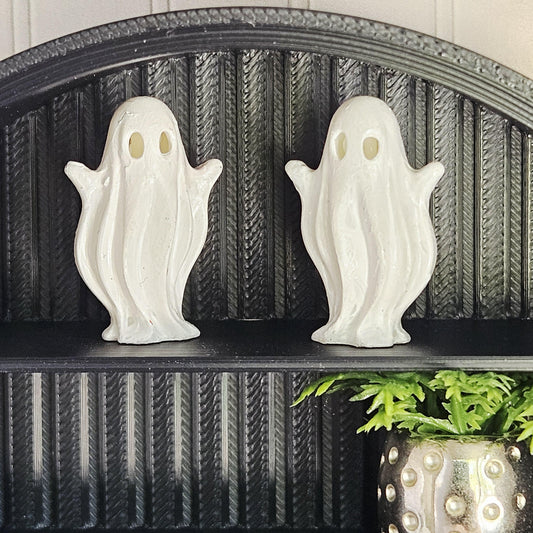 Halloween Dancing Ghosts, Set of 2 – alternate view 2 | 1:12 scale dolls house miniature