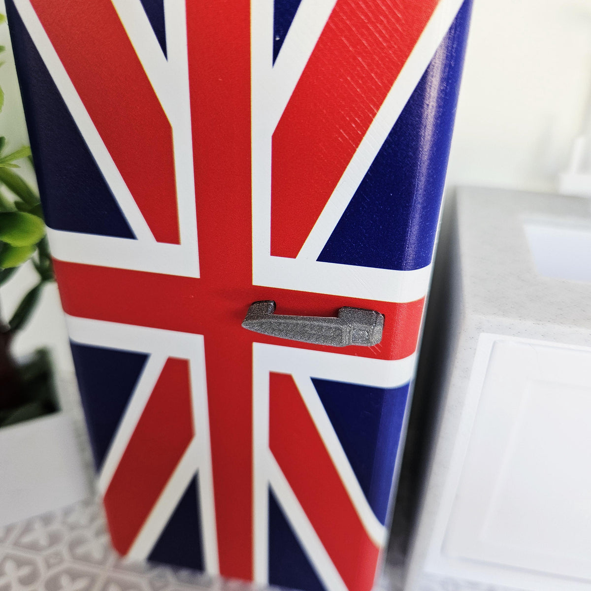 Union Jack SMEG-Style Fridge – alternate view 3 | 1:12 scale dolls house miniature
