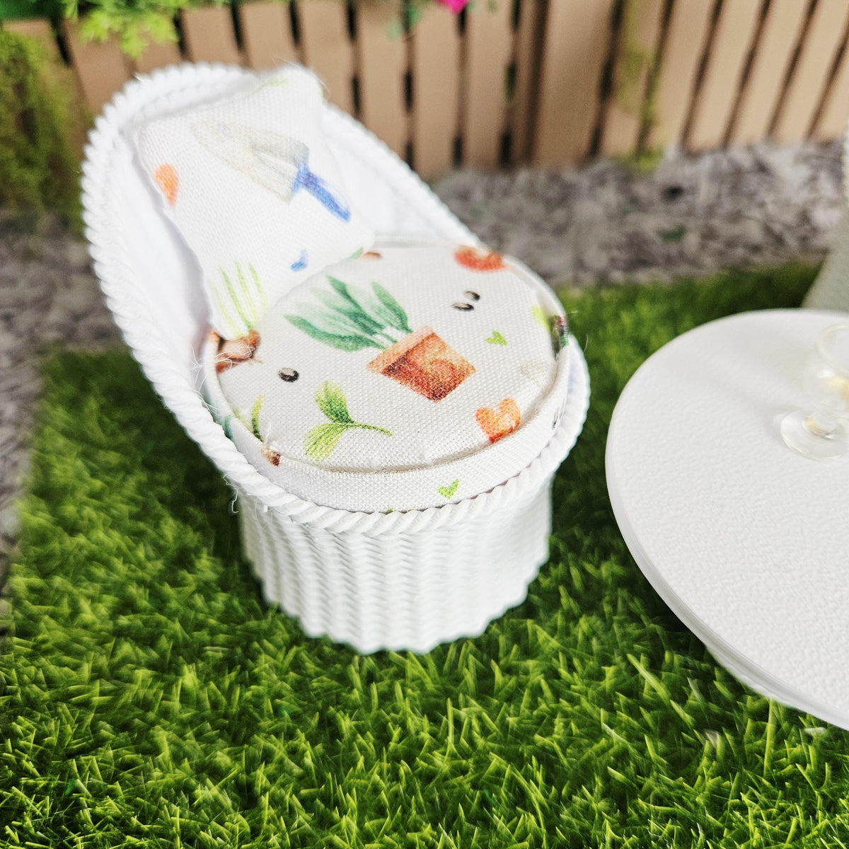 Dolls House Garden Chair Set, White, 12th scale, Miniature