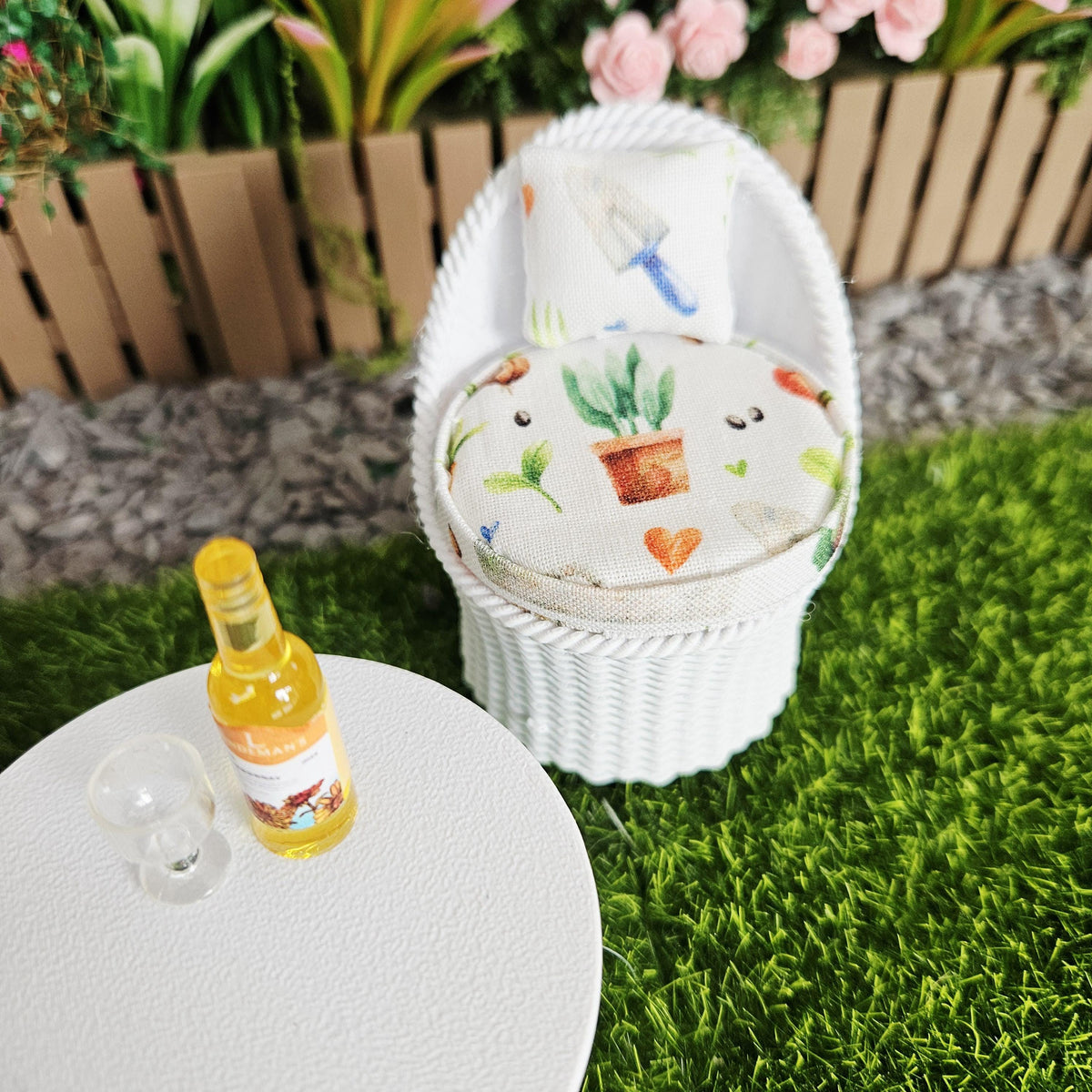 Dolls House Garden Chair Set, White, 12th scale, Miniature