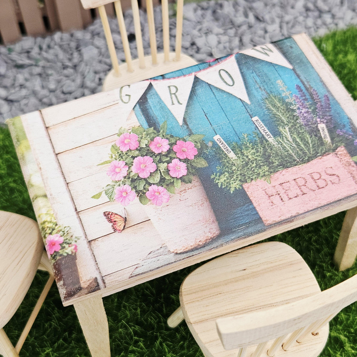 Wooden Garden Table and 4 Chairs  1:12th Scale