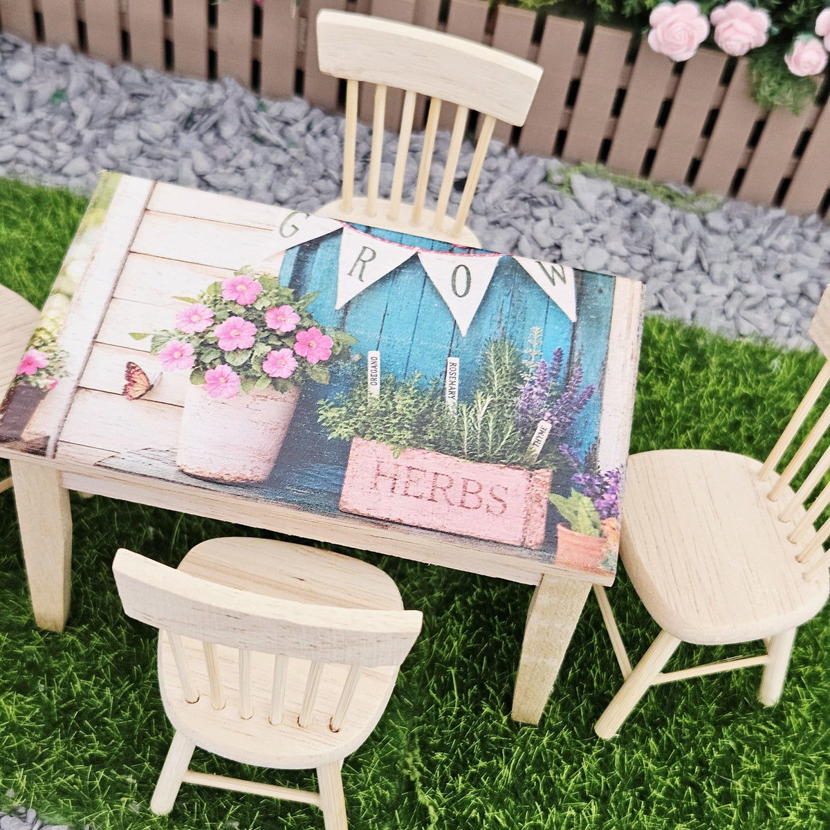 Wooden Garden Table and 4 Chairs  1:12th Scale