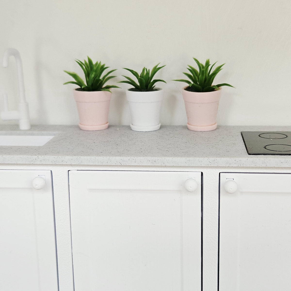 Plant Pots Set | 3 Miniature Pots with Saucers | Choice of Colours | 1:12 Scale
