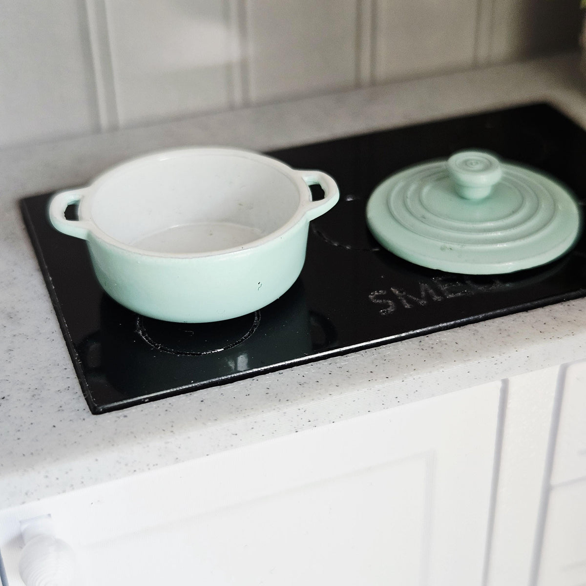 Enamel Casserole Dish with Lid | Choice of Colours | Miniature Cookware | 1:12 Scale
