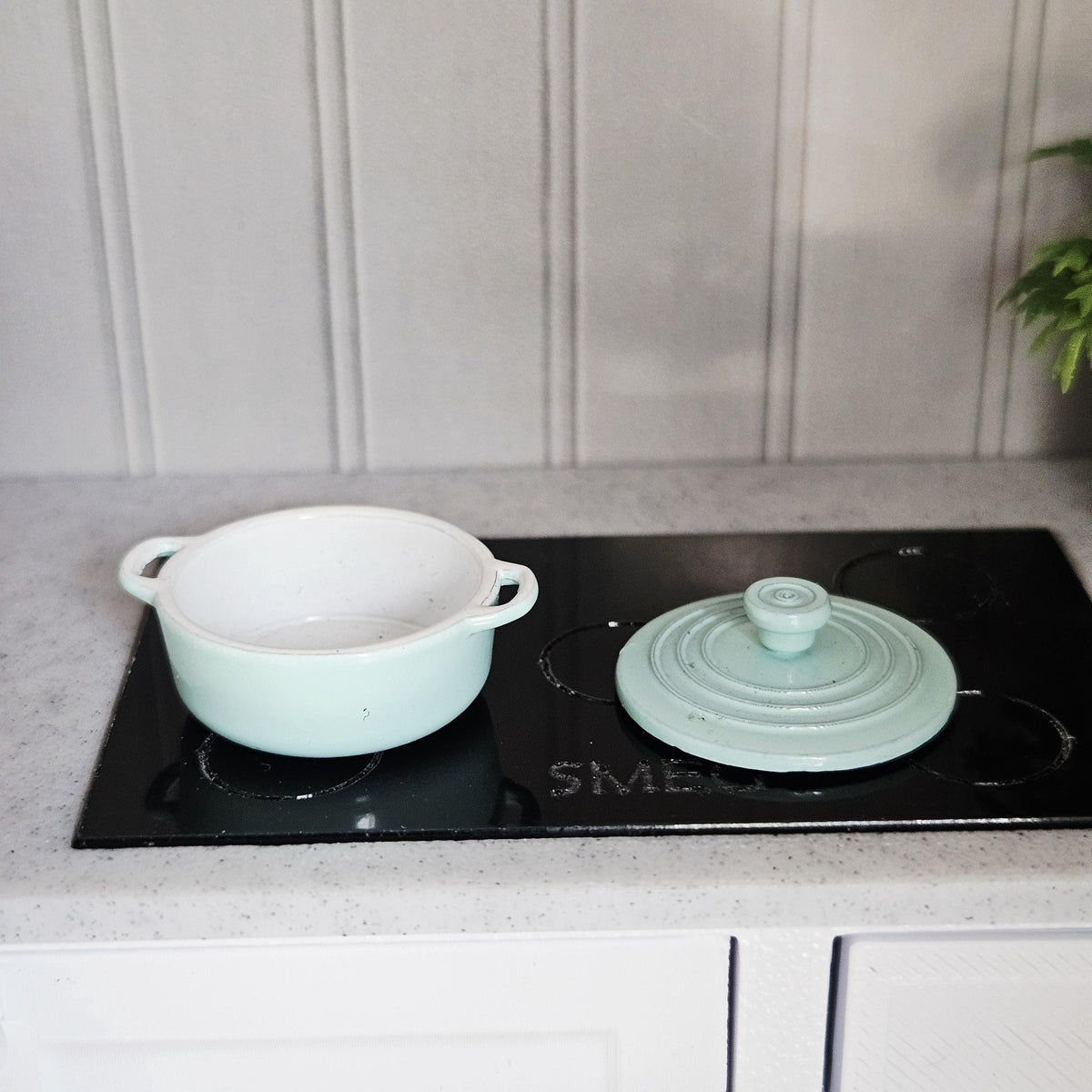 Enamel Casserole Dish with Lid | Choice of Colours | Miniature Cookware | 1:12 Scale