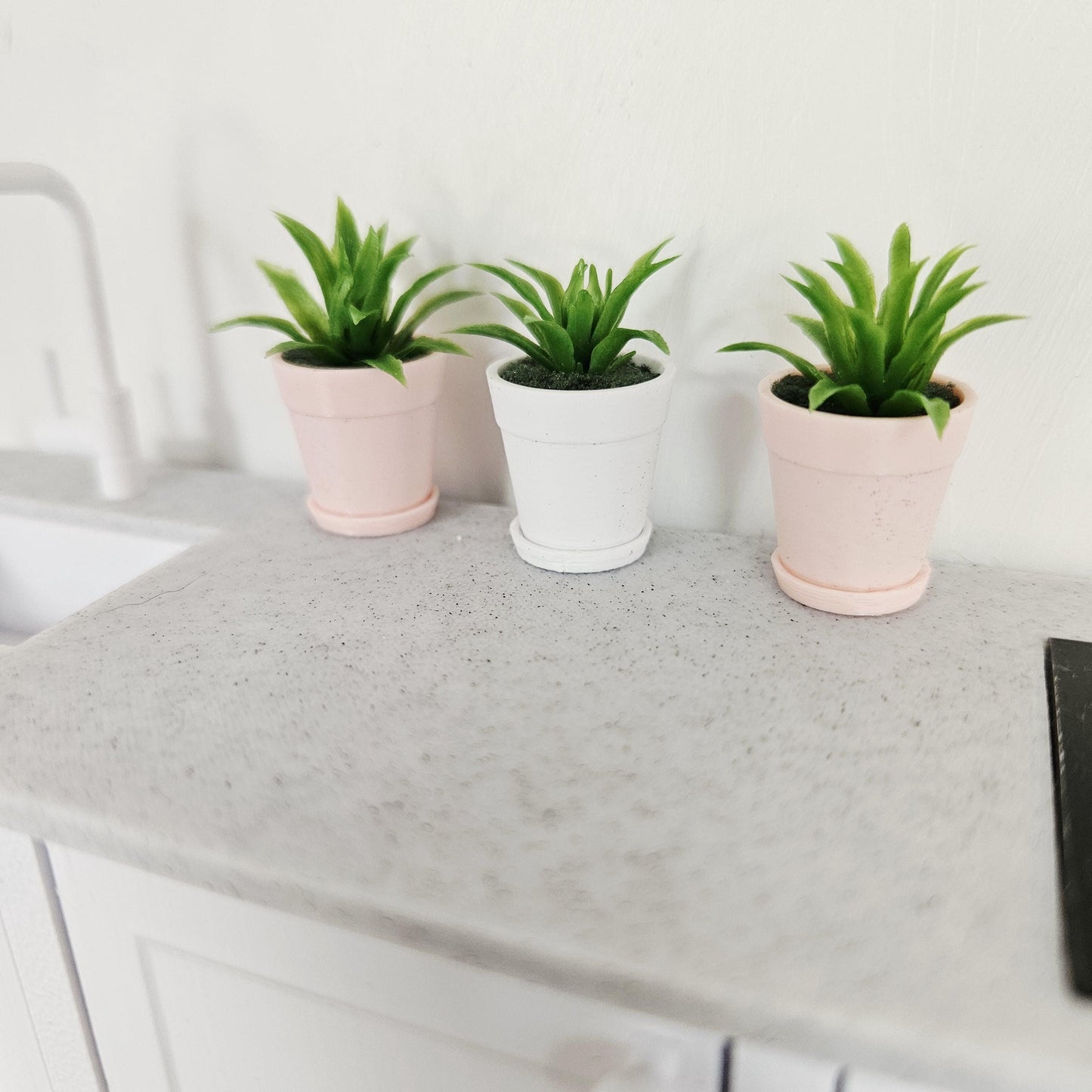 Plant Pots Set | 3 Miniature Pots with Saucers | Choice of Colours | 1:12 Scale