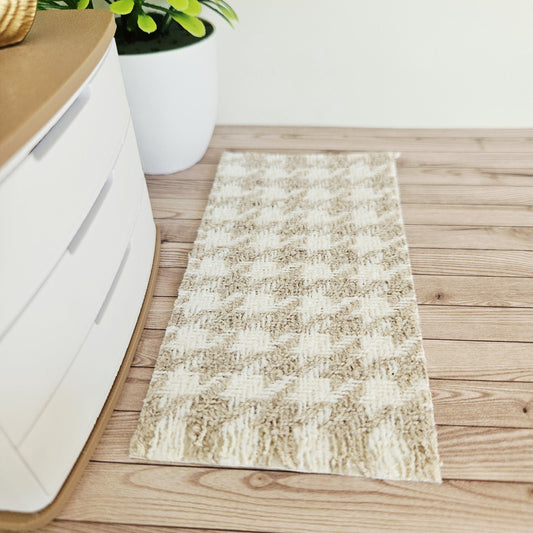 Beige Houndstooth Runner / Rug | 1:12 scale dolls house miniature