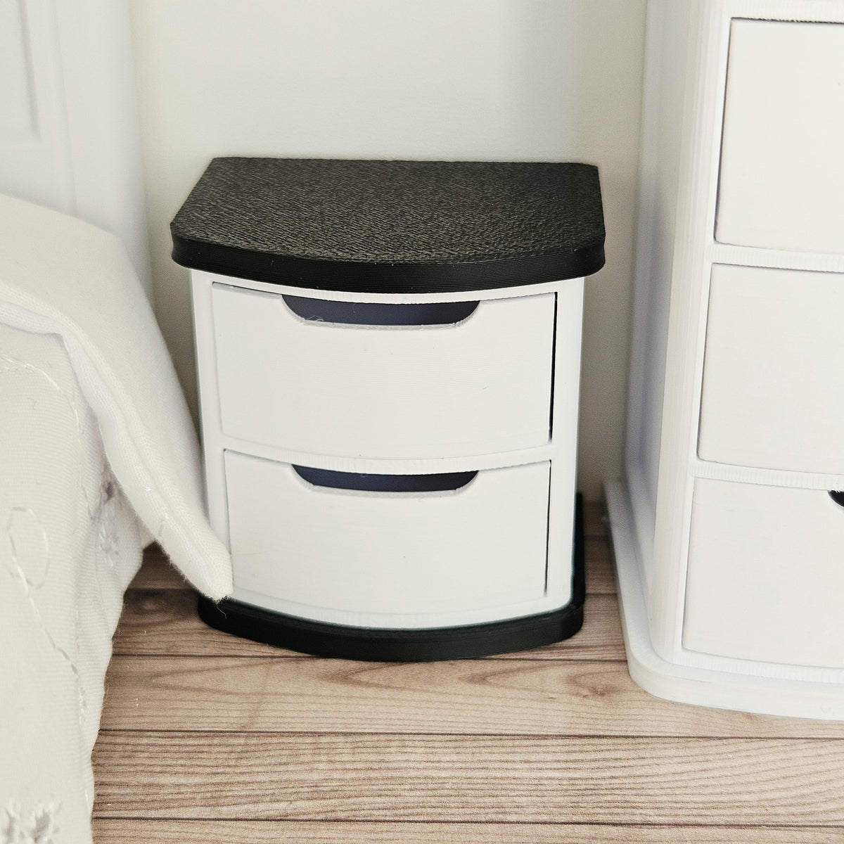 Modern Curved Bedside Table – alternate view 7 | 1:12 scale dolls house miniature