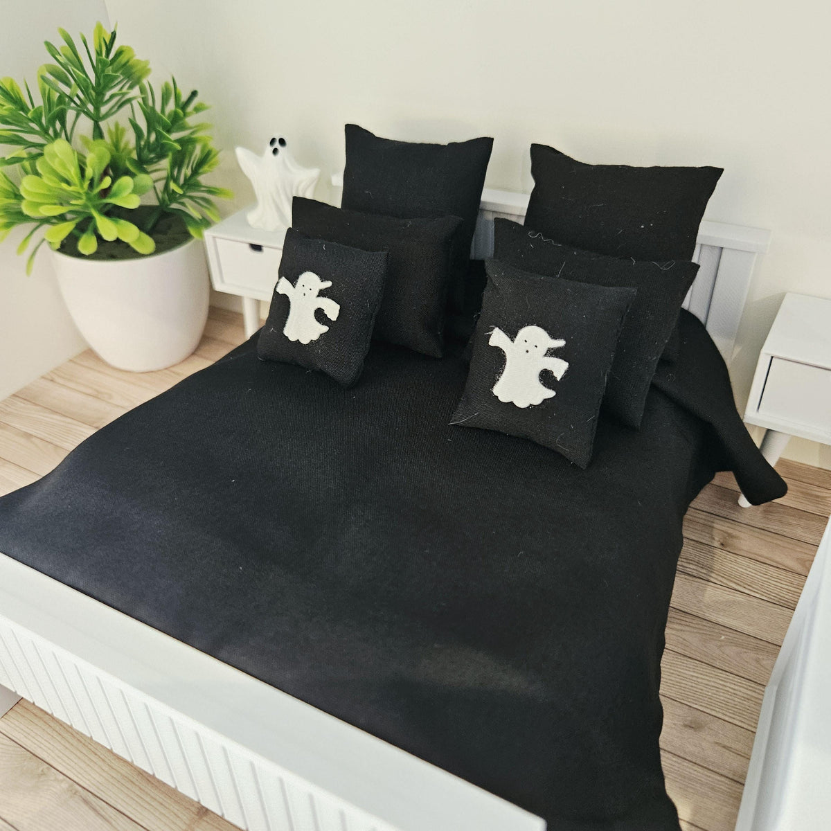 Black Ghost Halloween Double Bedding – alternate view 3 | 1:12 scale dolls house miniature
