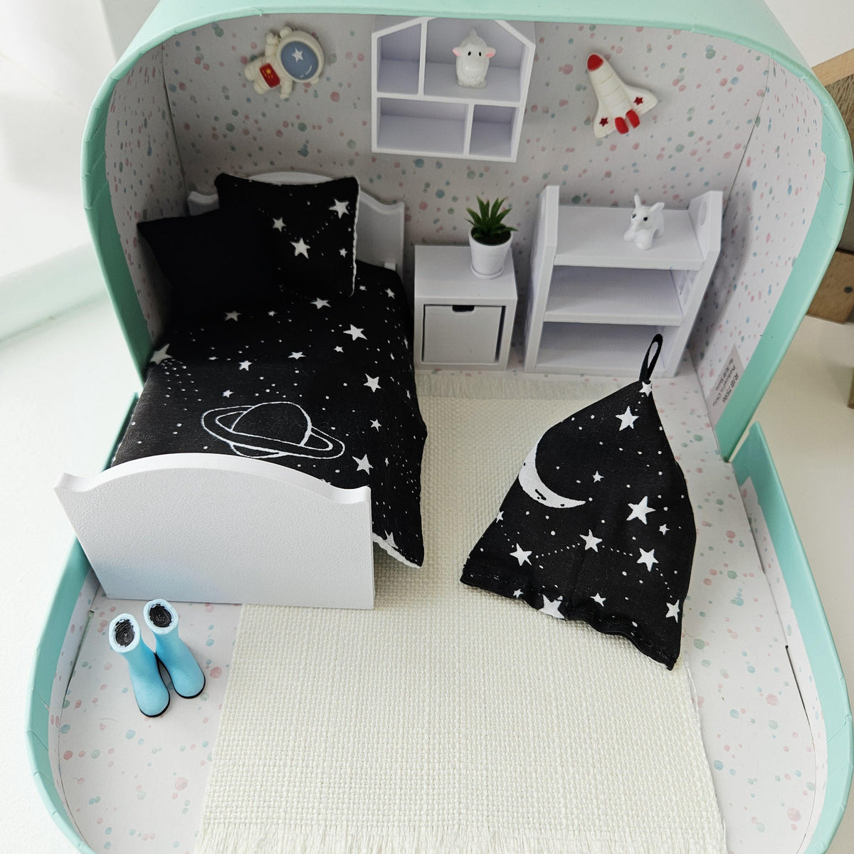 Black Space Suitcase Dollhouse – alternate view 8 | 1:12 scale dolls house miniature