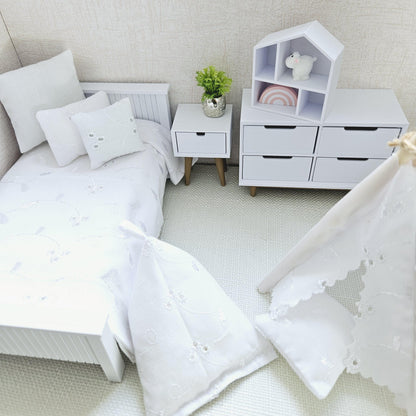 White Junior/Single Bedding Set | 1:12 scale dolls house miniature