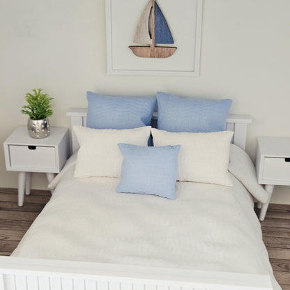 Blue & White Beach Double Bedding Set – alternate view 9 | 1:12 scale dolls house miniature