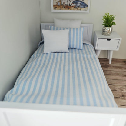 Beach Design Single Bedding Set – alternate view 3 | 1:12 scale dolls house miniature