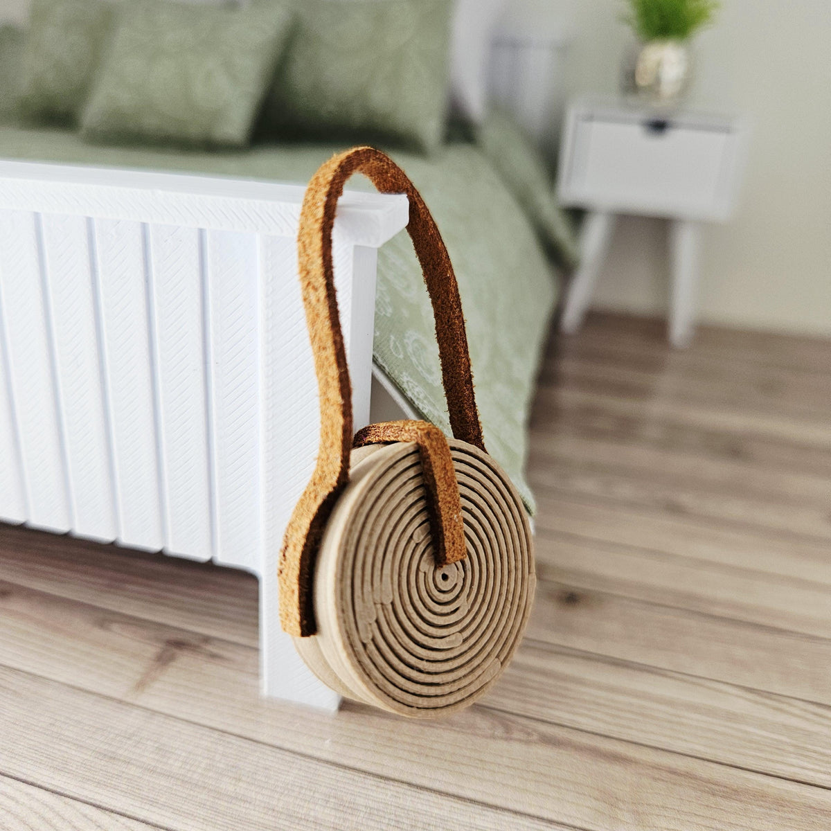Rattan Bag with Strap – alternate view 6 | 1:12 scale dolls house miniature