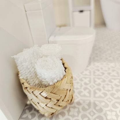 Small Wicker Basket with 3 Towels – alternate view 2 | 1:12 scale dolls house miniature