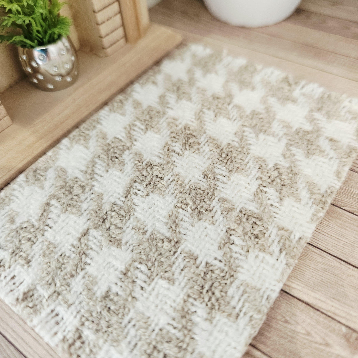 Small Beige Houndstooth Rug – alternate view 3 | 1:12 scale dolls house miniature