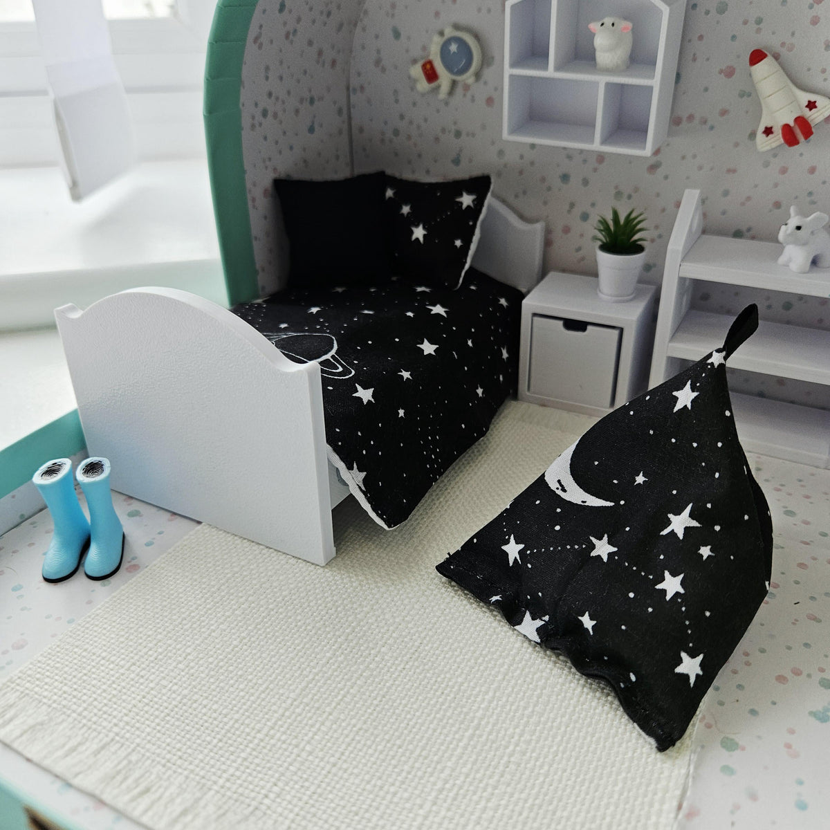 Black Space Suitcase Dollhouse – alternate view 6 | 1:12 scale dolls house miniature