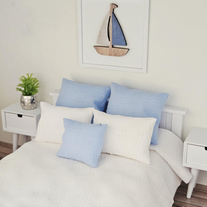 Blue & White Beach Double Bedding Set – alternate view 7 | 1:12 scale dolls house miniature