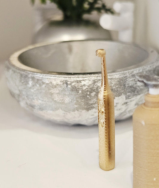 Electric Toothbrush – alternate view 2 | 1:12 scale dolls house miniature