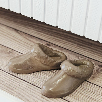 Slippers – alternate view 2 | 1:12 scale dolls house miniature