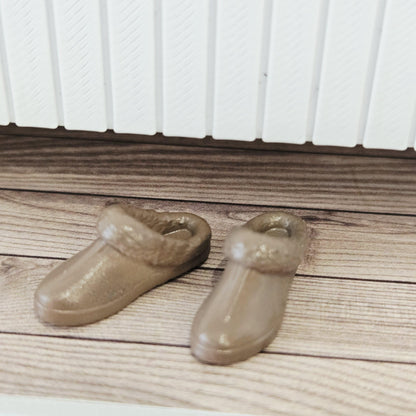Slippers – alternate view 3 | 1:12 scale dolls house miniature