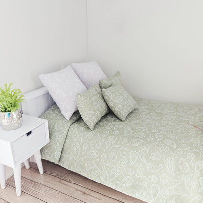 green paisley double bedding set in a 1:12 scale dolls house display, detail view 5