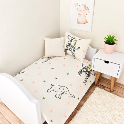 safari animals junior bedding set in a 1:12 scale dolls house display