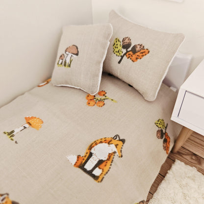 wildlife junior bedding set in a 1:12 scale dolls house display, detail view 3
