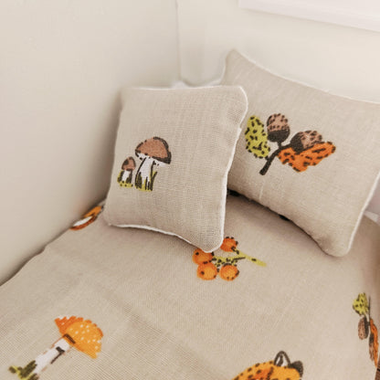 wildlife junior bedding set in a 1:12 scale dolls house display, detail view 4